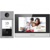 Kit d&#39;interphone vidéo IP Hikvision DS-KIS604-P(C) : 1 bouton, écran 7 pouces, Wi-Fi, PoE, lecteur Mifare, interphone vidéo